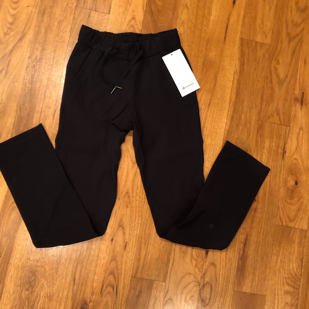 Never worn brand new! Lululemon “On the Fly” pant